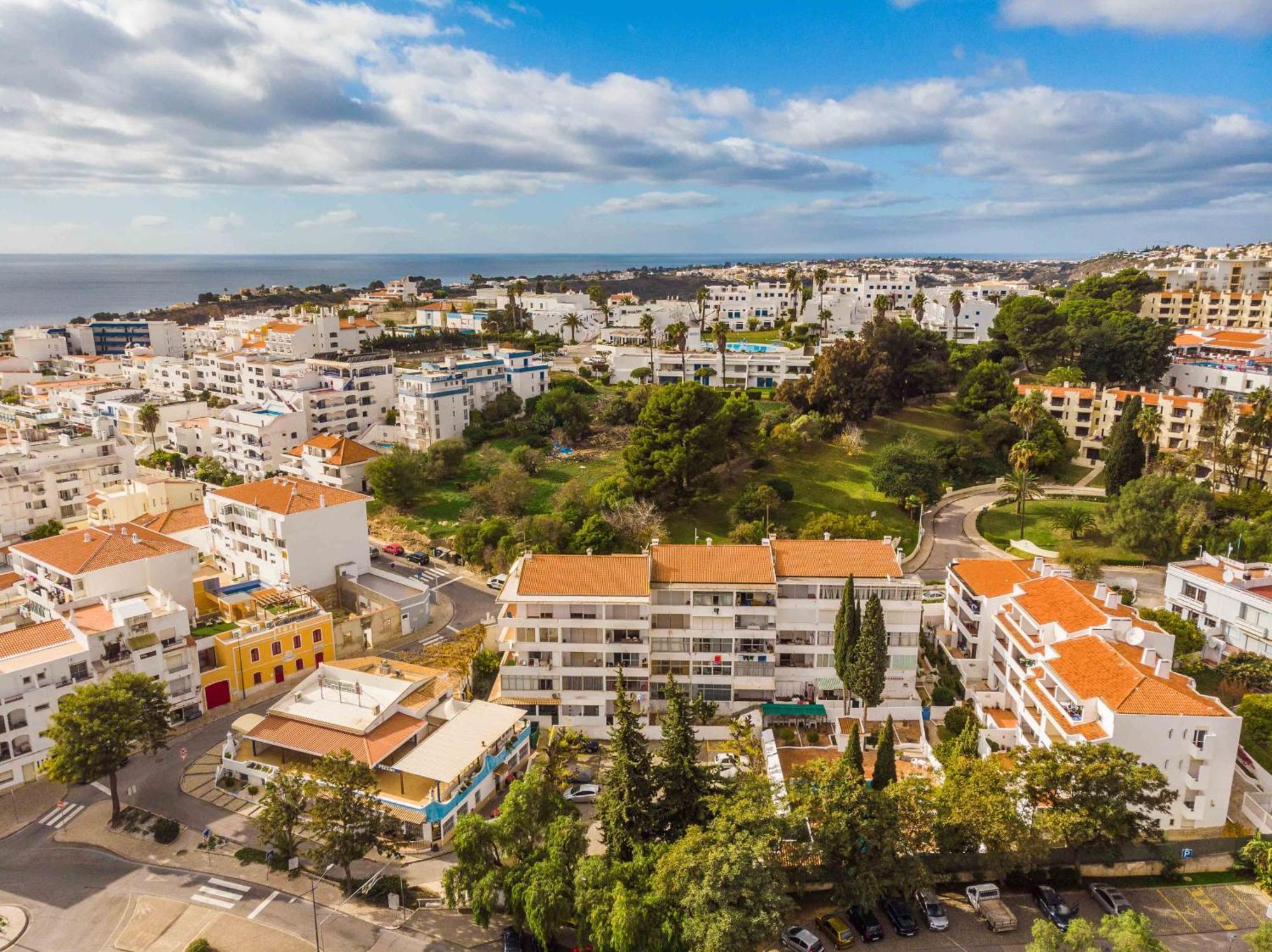 Casa Santa Maria - Sea View - 500M From The Beach - Wifi Albufeira Luaran gambar