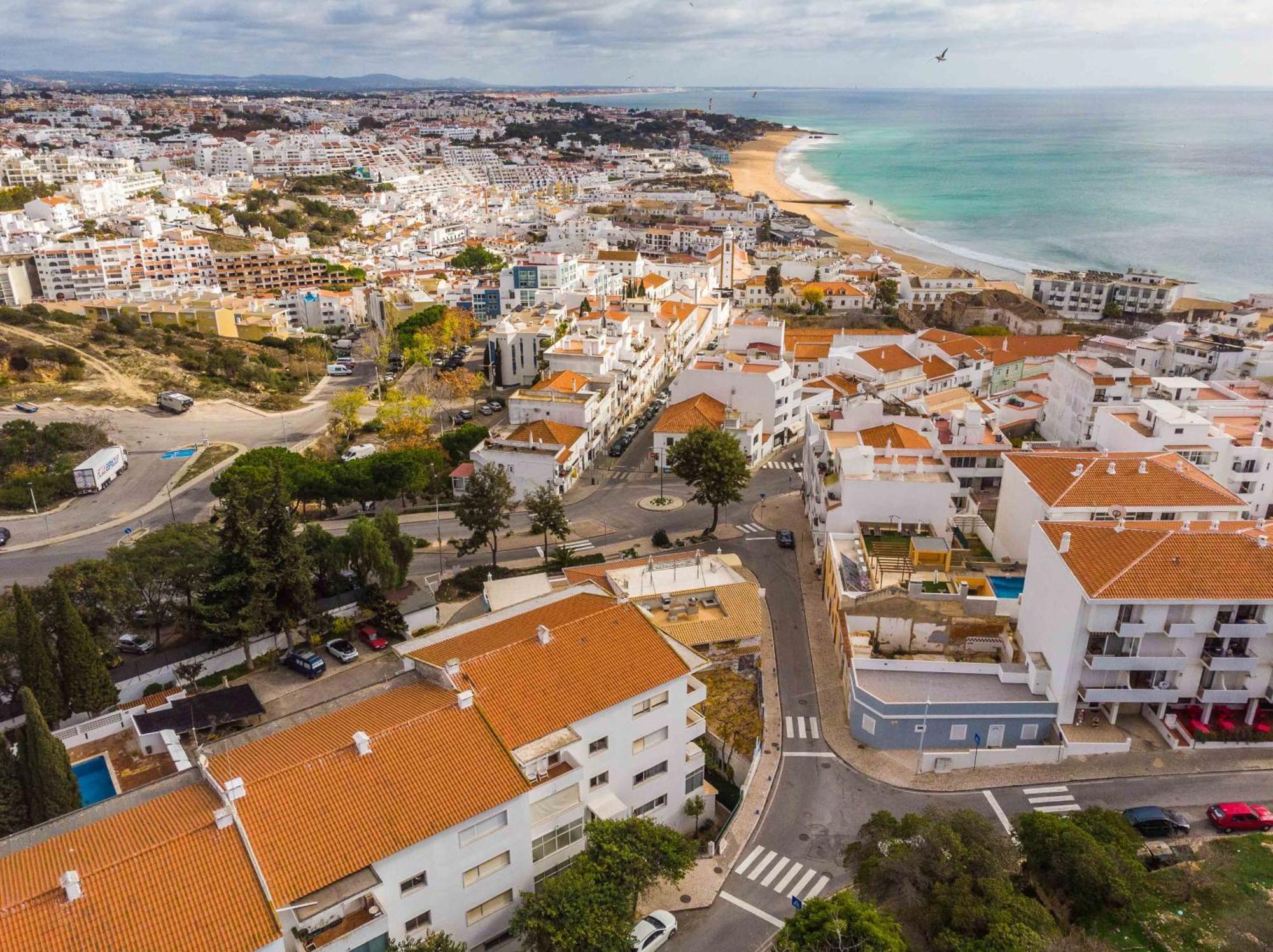 Casa Santa Maria - Sea View - 500M From The Beach - Wifi Albufeira Luaran gambar