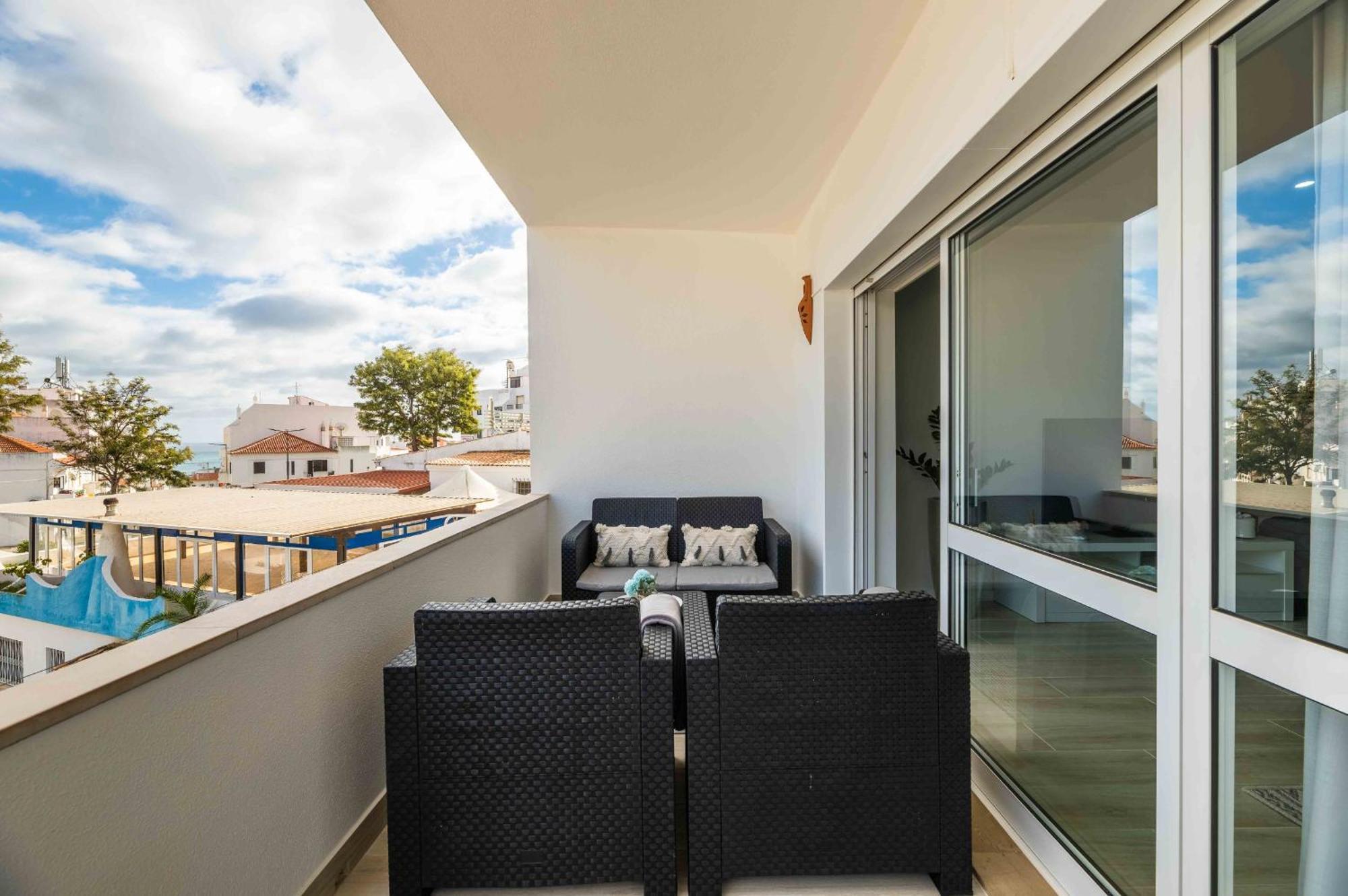 Casa Santa Maria - Sea View - 500M From The Beach - Wifi Albufeira Luaran gambar